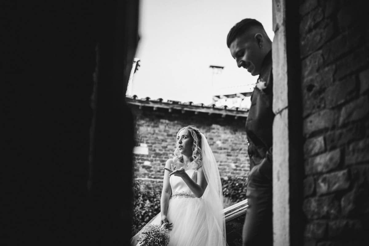 uno-scatto-degli-sposi-nel-loro-momento-intimo Fotografo matrimonio Latina