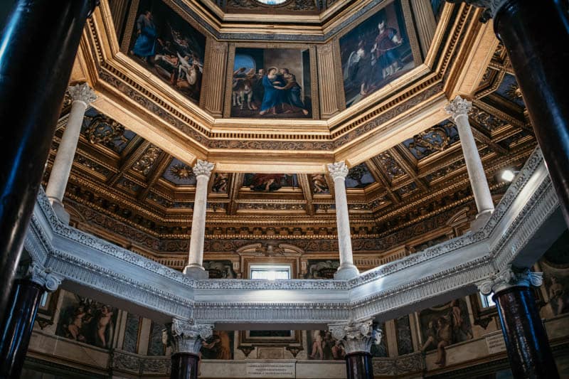 Battistero Lateranense Fabrizio Musolino Fotografo Battistero Lateranense panoramica degli affreschi all'interno a Roma